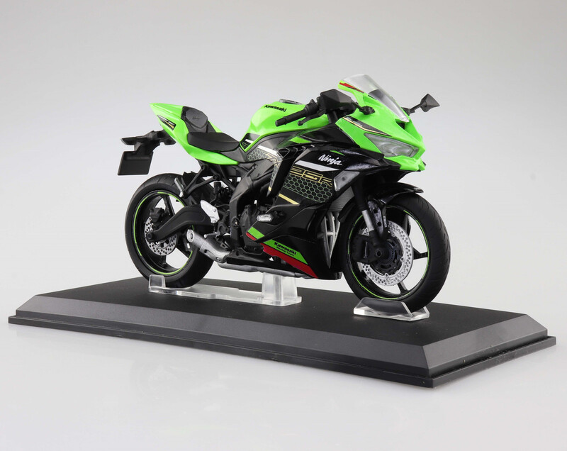 Kawasaki Ninja ZX-25R Lime Green Ebony 1/12 Scale