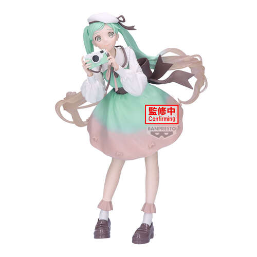 -PRE ORDER- Hatsune Miku Holiday Memories Camera